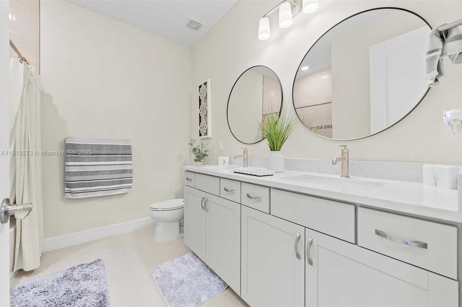 Small Image of 12355 SOUTH WEST MYRTLE OAK DR, Port St. Lucie Number 16