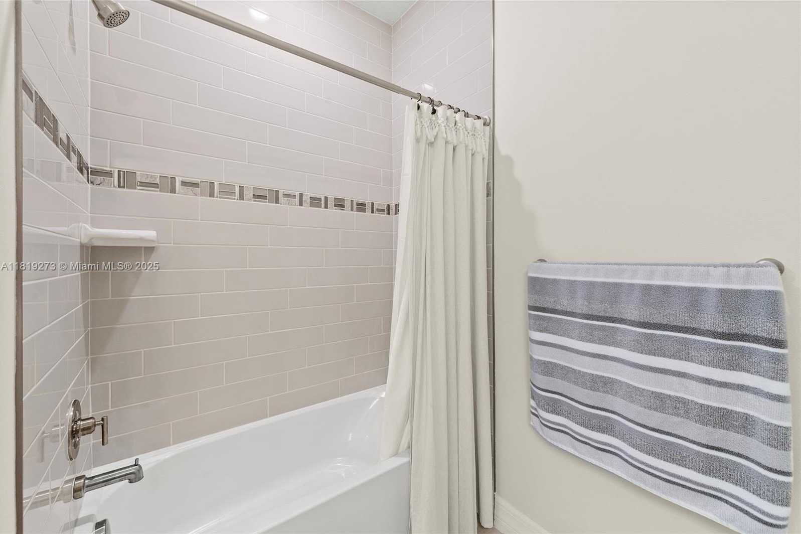 Small Image of 12355 SOUTH WEST MYRTLE OAK DR, Port St. Lucie Number 17