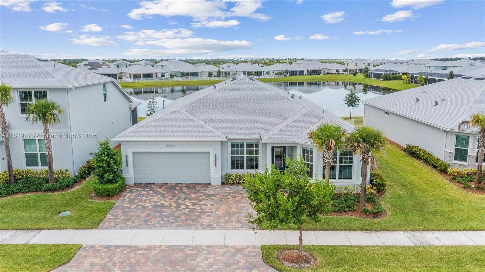 Small Image of 12355 SOUTH WEST MYRTLE OAK DR, Port St. Lucie Number 2