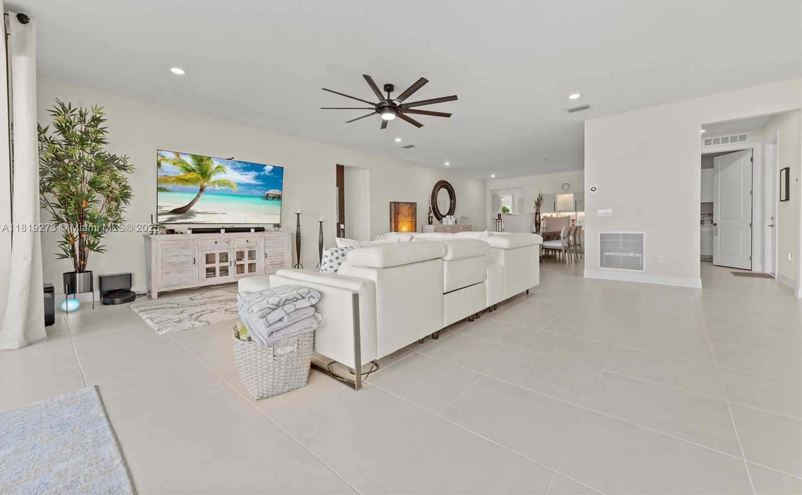 Small Image of 12355 SOUTH WEST MYRTLE OAK DR, Port St. Lucie Number 24