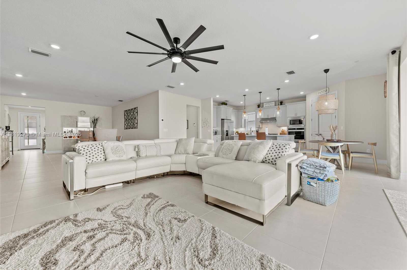 Small Image of 12355 SOUTH WEST MYRTLE OAK DR, Port St. Lucie Number 26