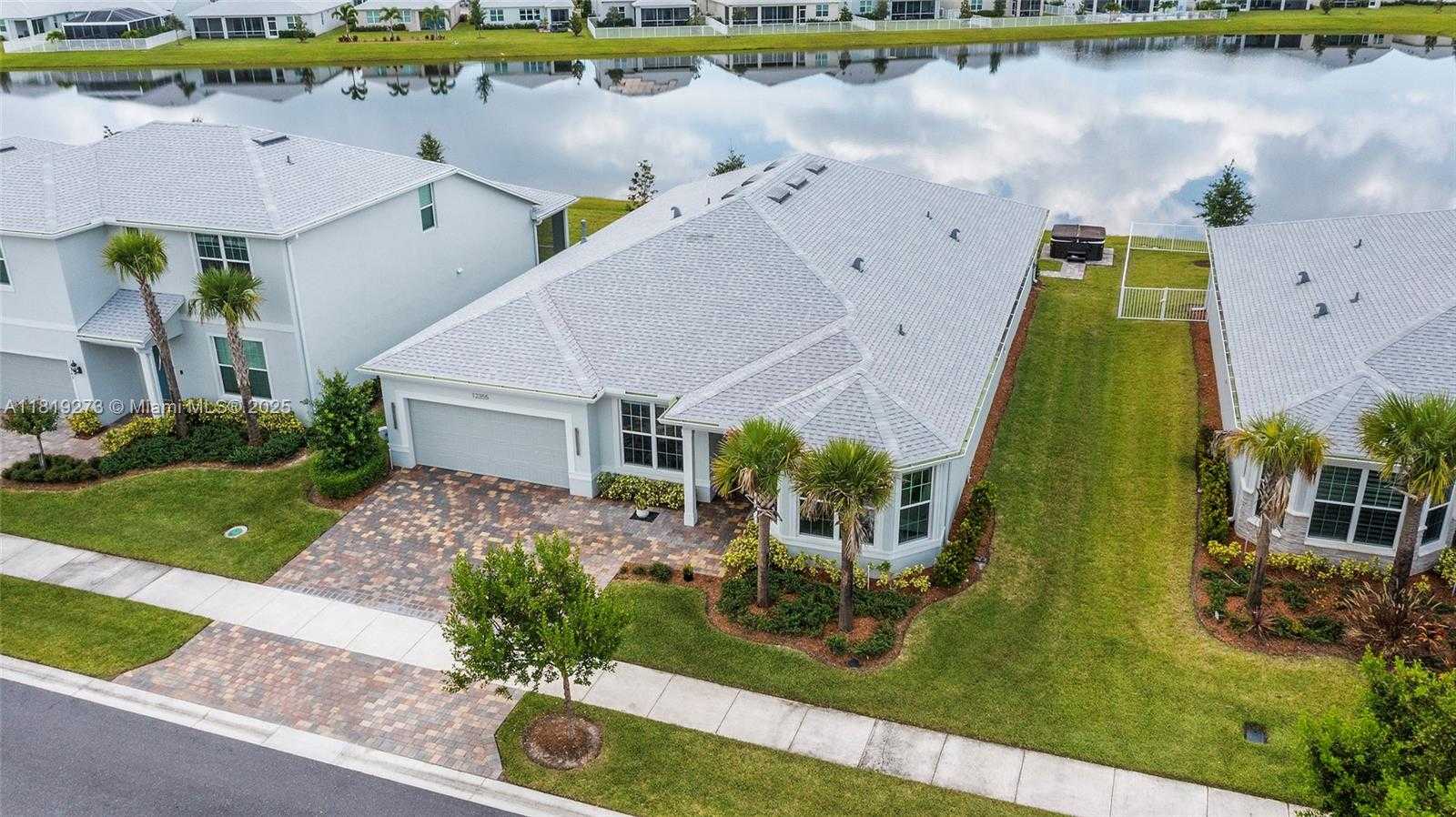 Small Image of 12355 SOUTH WEST MYRTLE OAK DR, Port St. Lucie Number 3