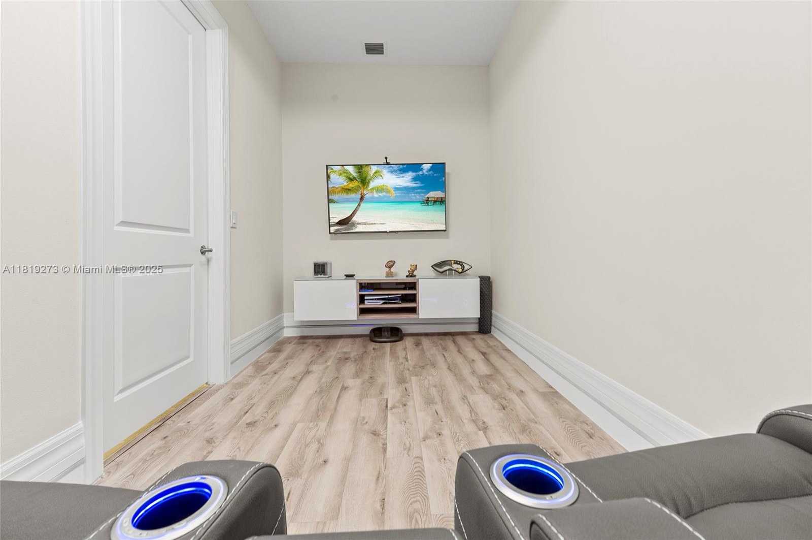 Small Image of 12355 SOUTH WEST MYRTLE OAK DR, Port St. Lucie Number 36