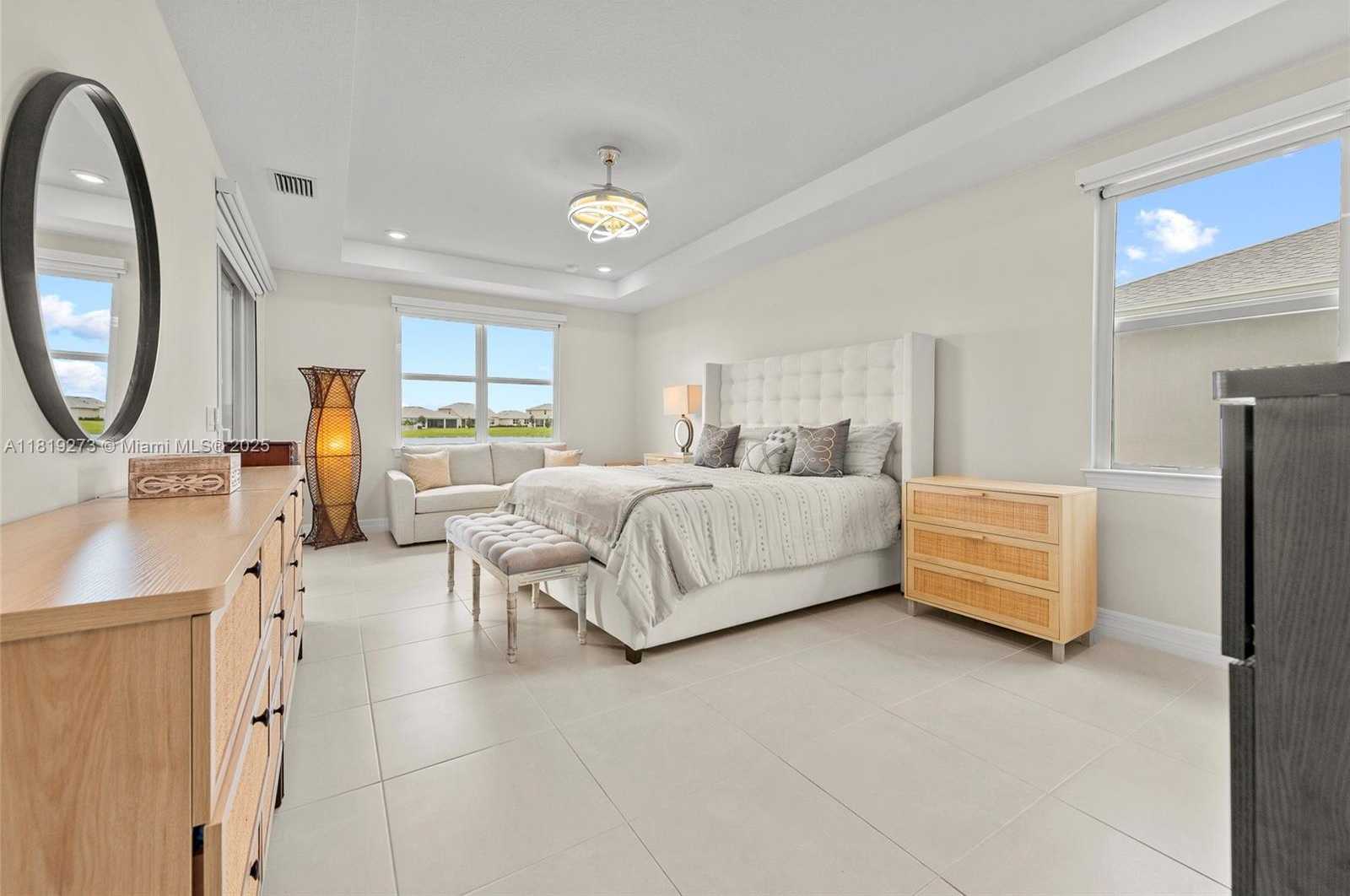 Small Image of 12355 SOUTH WEST MYRTLE OAK DR, Port St. Lucie Number 37