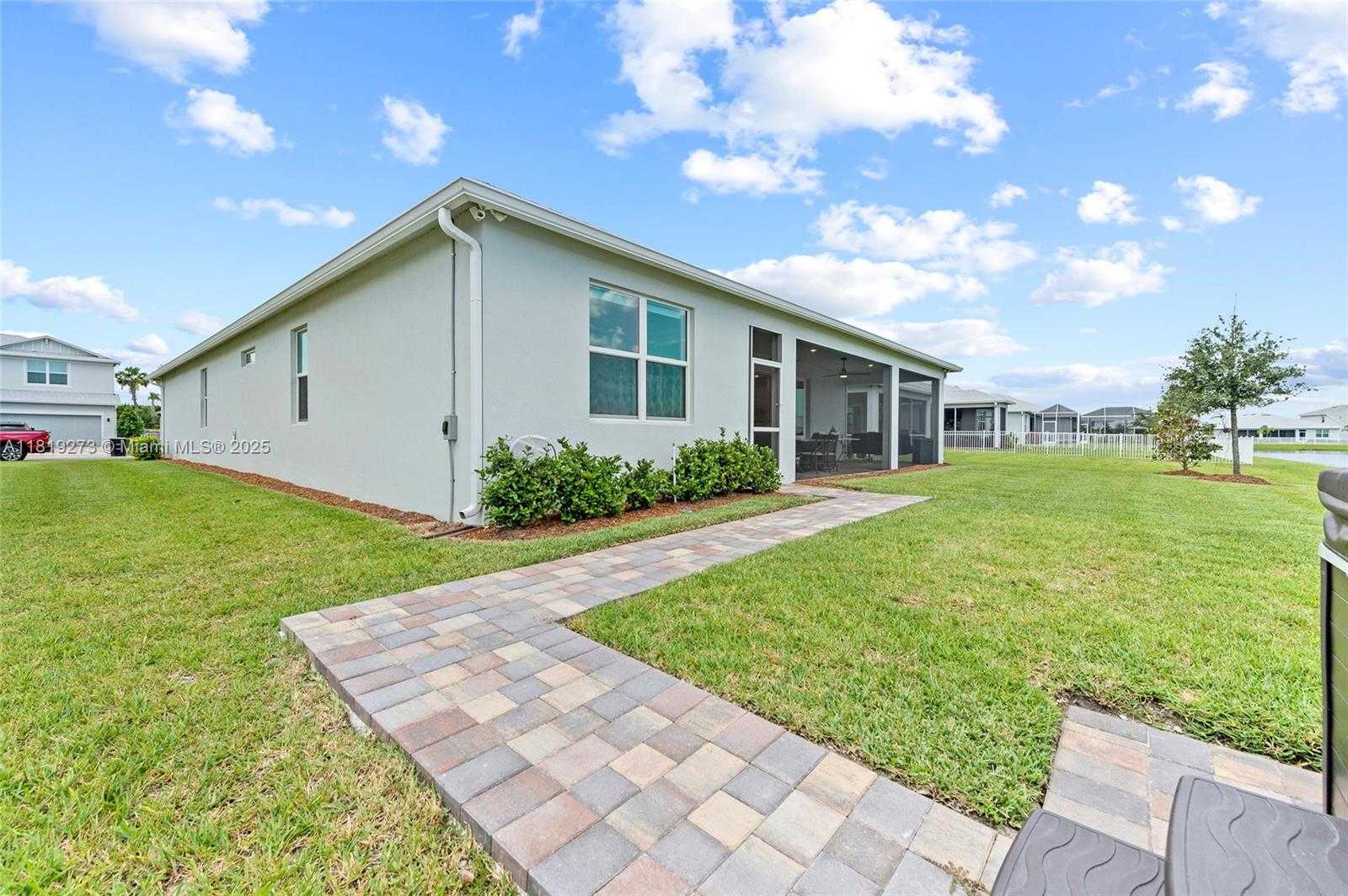 Small Image of 12355 SOUTH WEST MYRTLE OAK DR, Port St. Lucie Number 44