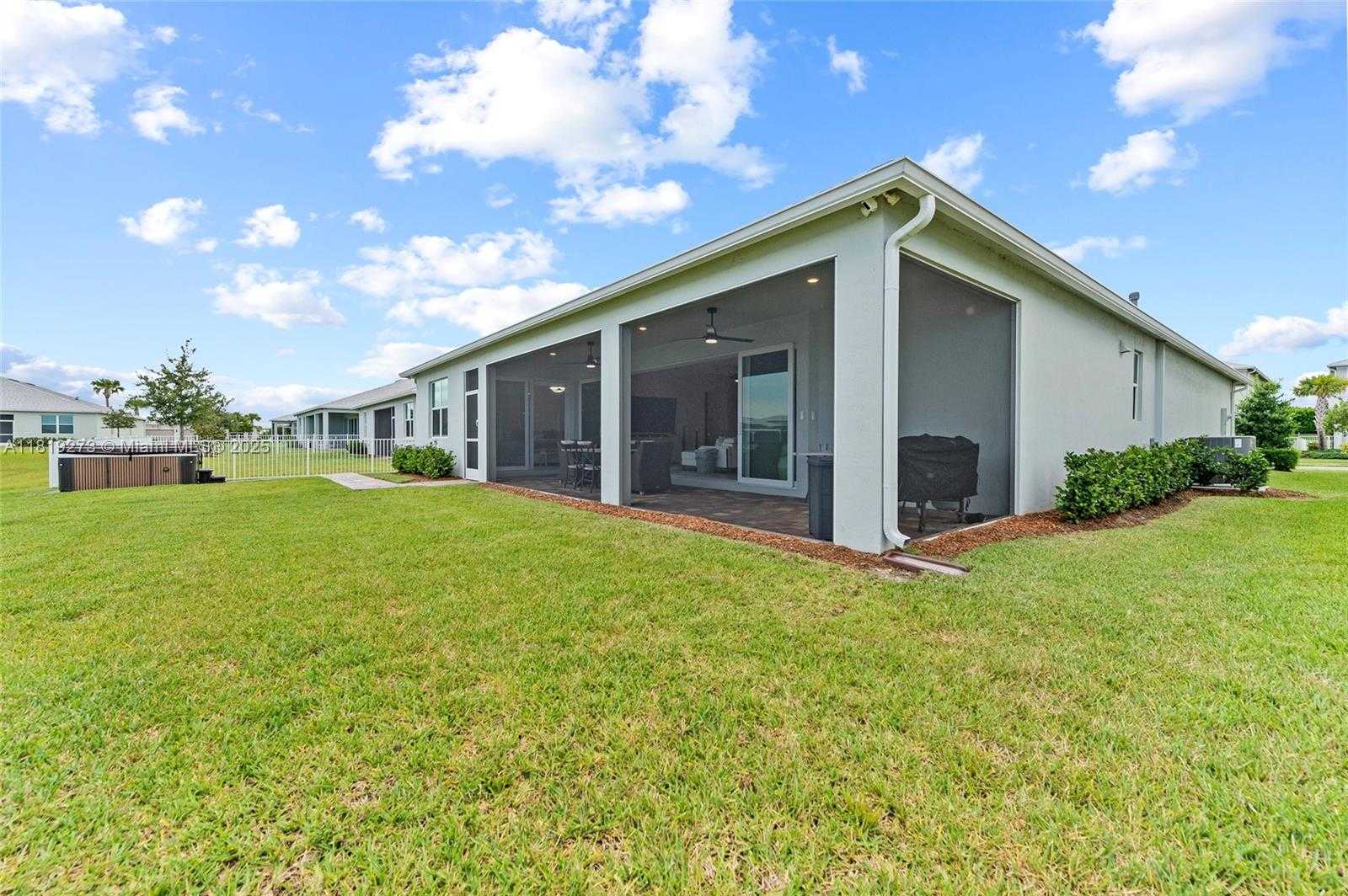 Small Image of 12355 SOUTH WEST MYRTLE OAK DR, Port St. Lucie Number 45