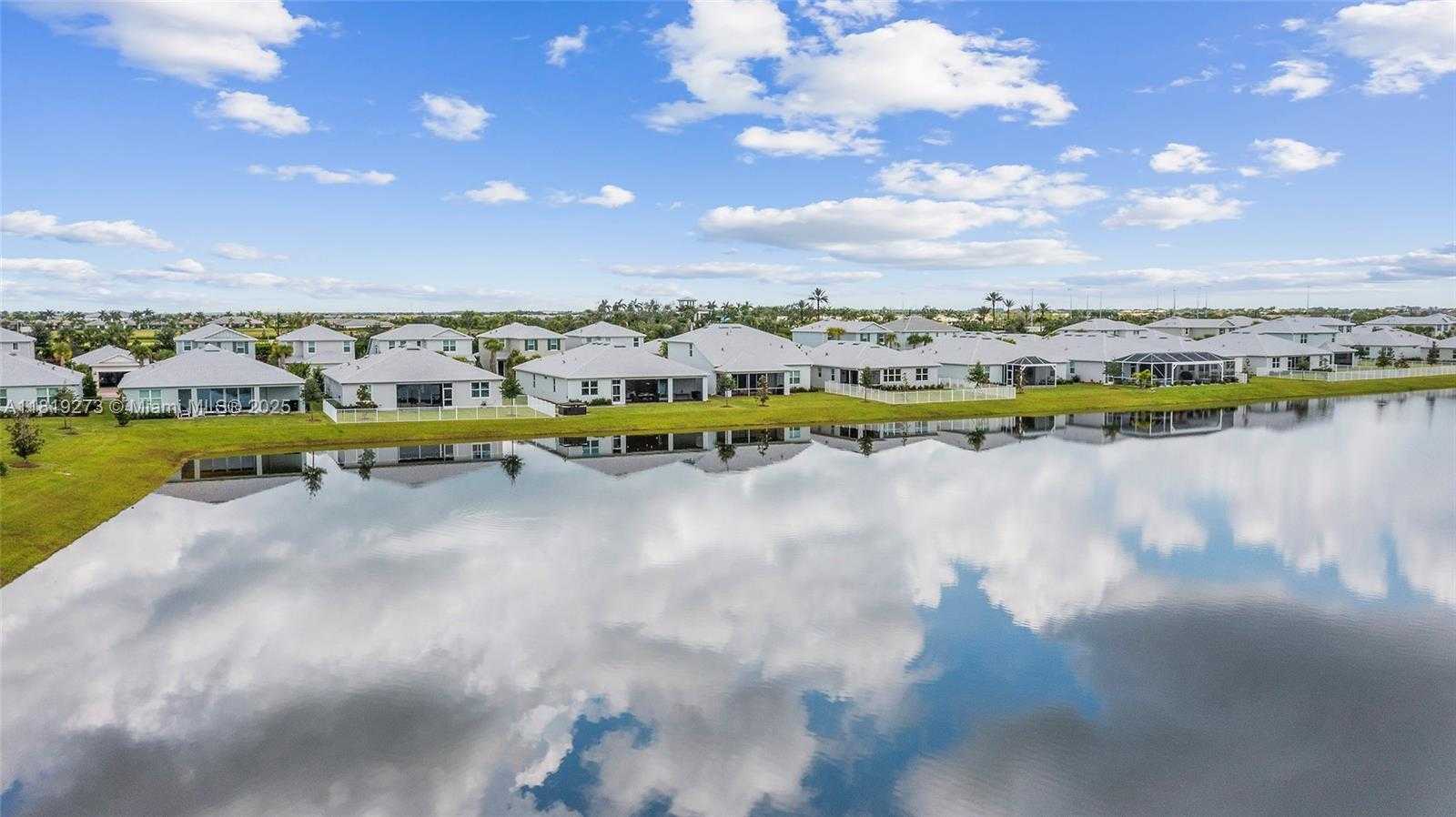 Small Image of 12355 SOUTH WEST MYRTLE OAK DR, Port St. Lucie Number 7