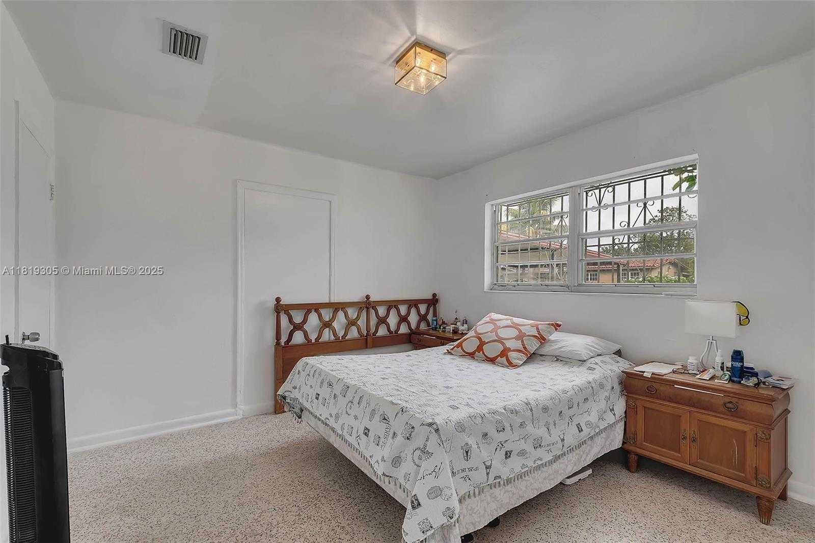 Small Image of 1150 WEST 69TH PL, Hialeah Number 13