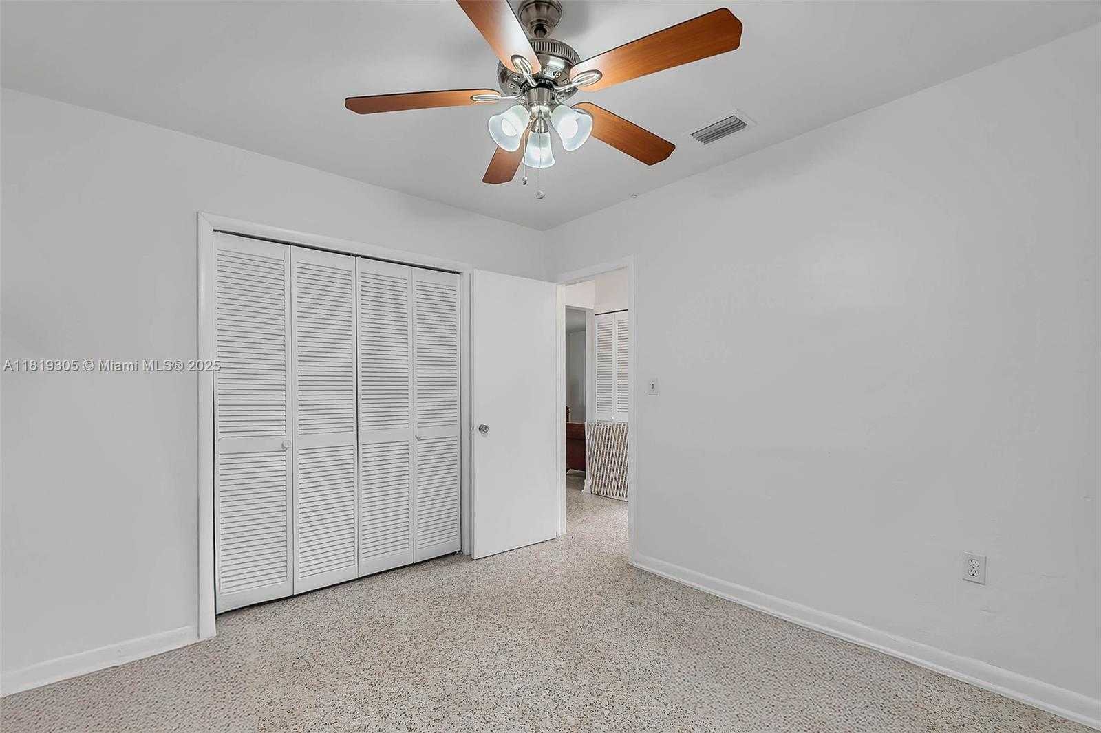 Small Image of 1150 WEST 69TH PL, Hialeah Number 16