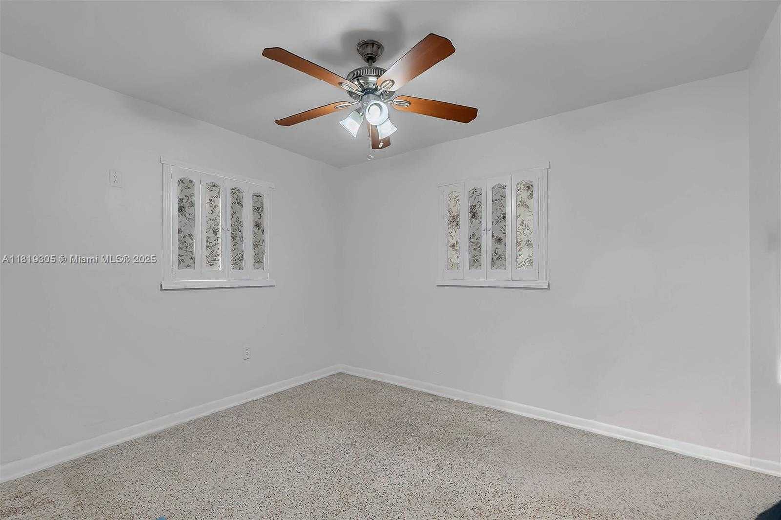 Small Image of 1150 WEST 69TH PL, Hialeah Number 17