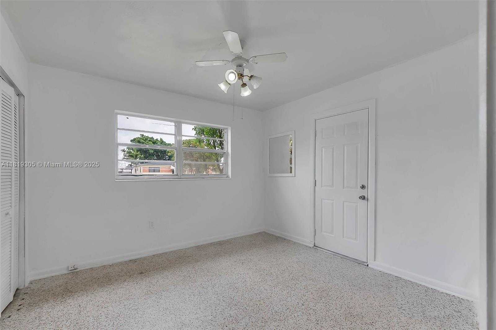 Small Image of 1150 WEST 69TH PL, Hialeah Number 18