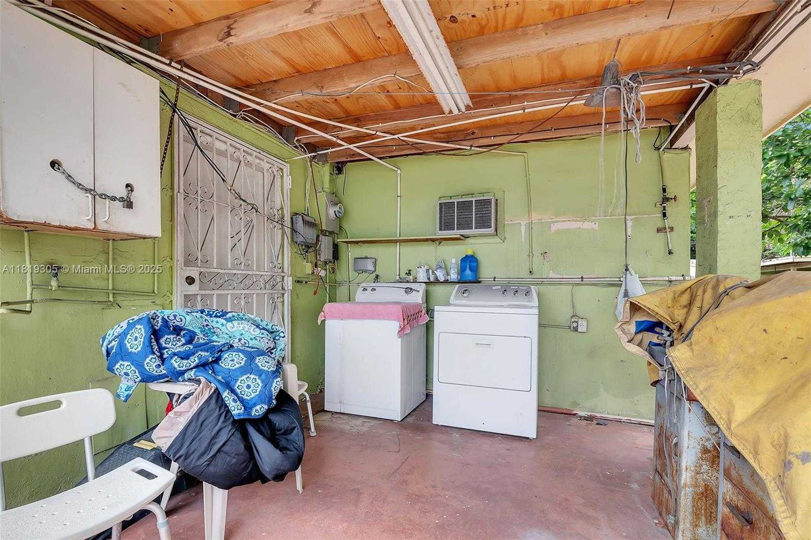 Small Image of 1150 WEST 69TH PL, Hialeah Number 28