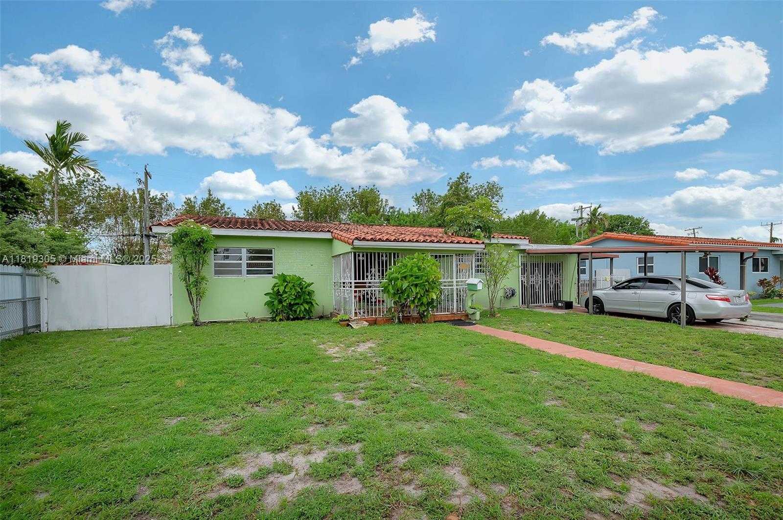 Small Image of 1150 WEST 69TH PL, Hialeah Number 3