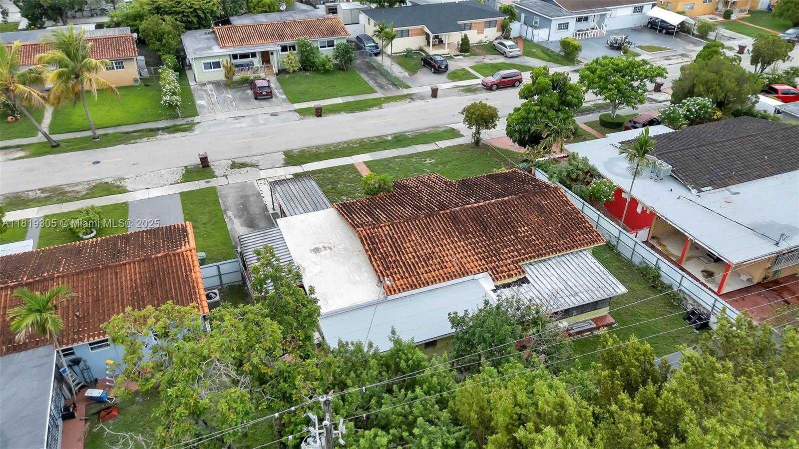 Small Image of 1150 WEST 69TH PL, Hialeah Number 39