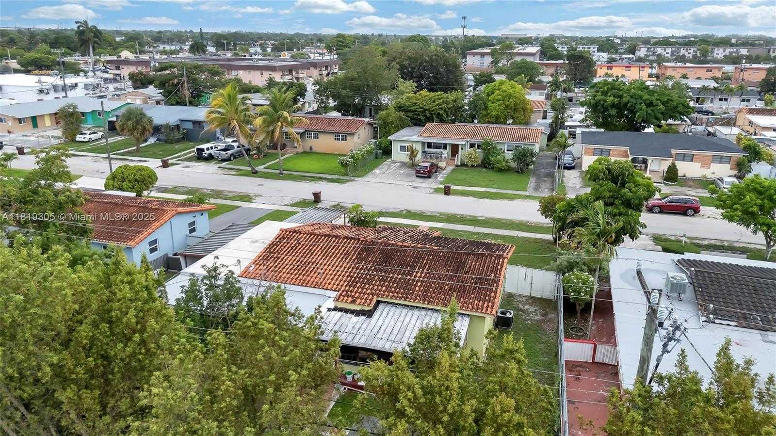 Small Image of 1150 WEST 69TH PL, Hialeah Number 42