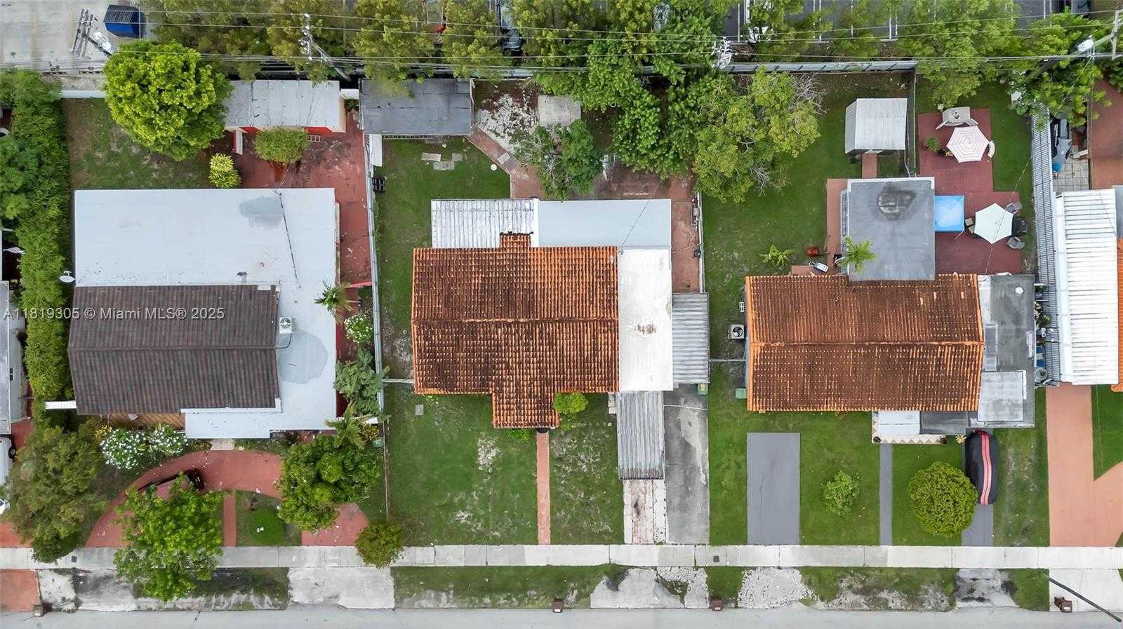 Small Image of 1150 WEST 69TH PL, Hialeah Number 5