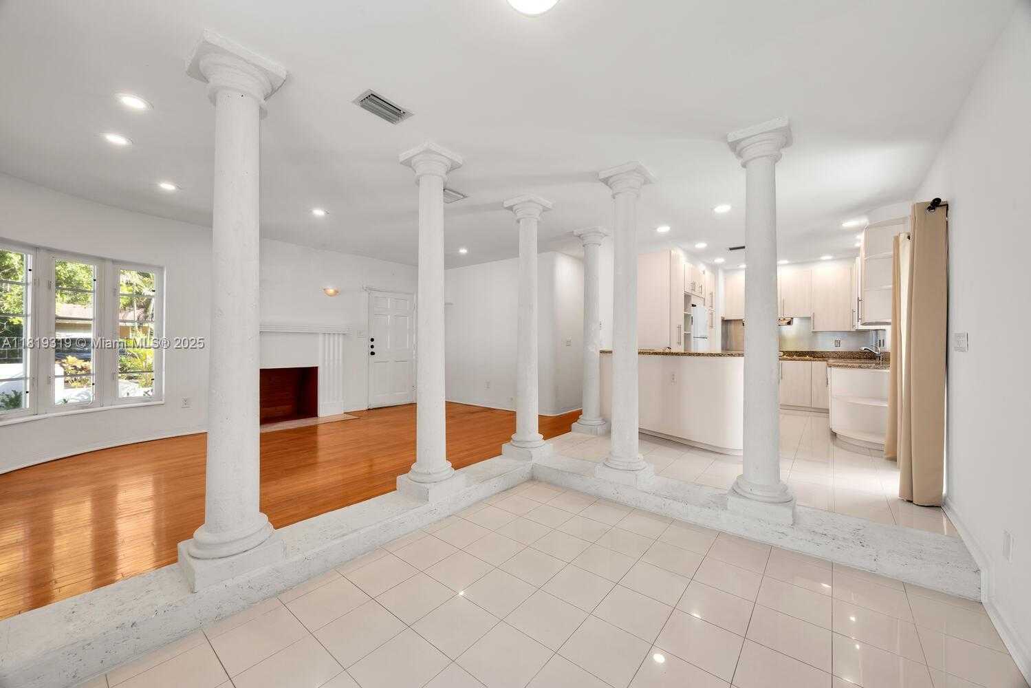 Small Image of 1409 MEDINA AVE, Coral Gables Number 12