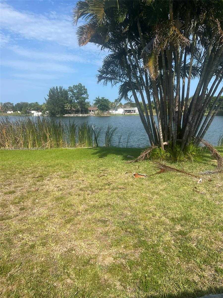 Small Image of 13201 NORTH WEST 26TH COURT, Miami Number 4