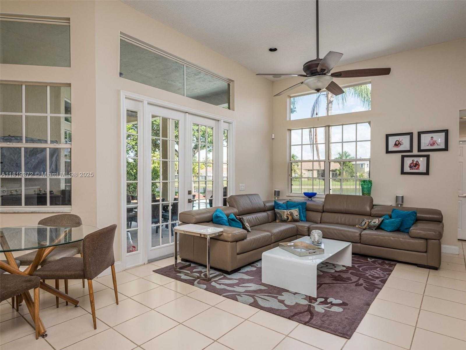 Small Image of 643 LAKE BLVD, Weston Number 13