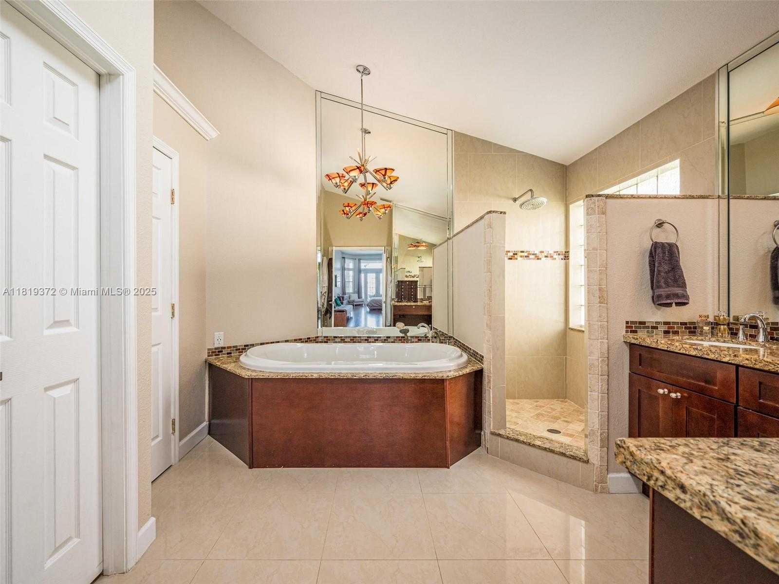 Small Image of 643 LAKE BLVD, Weston Number 17