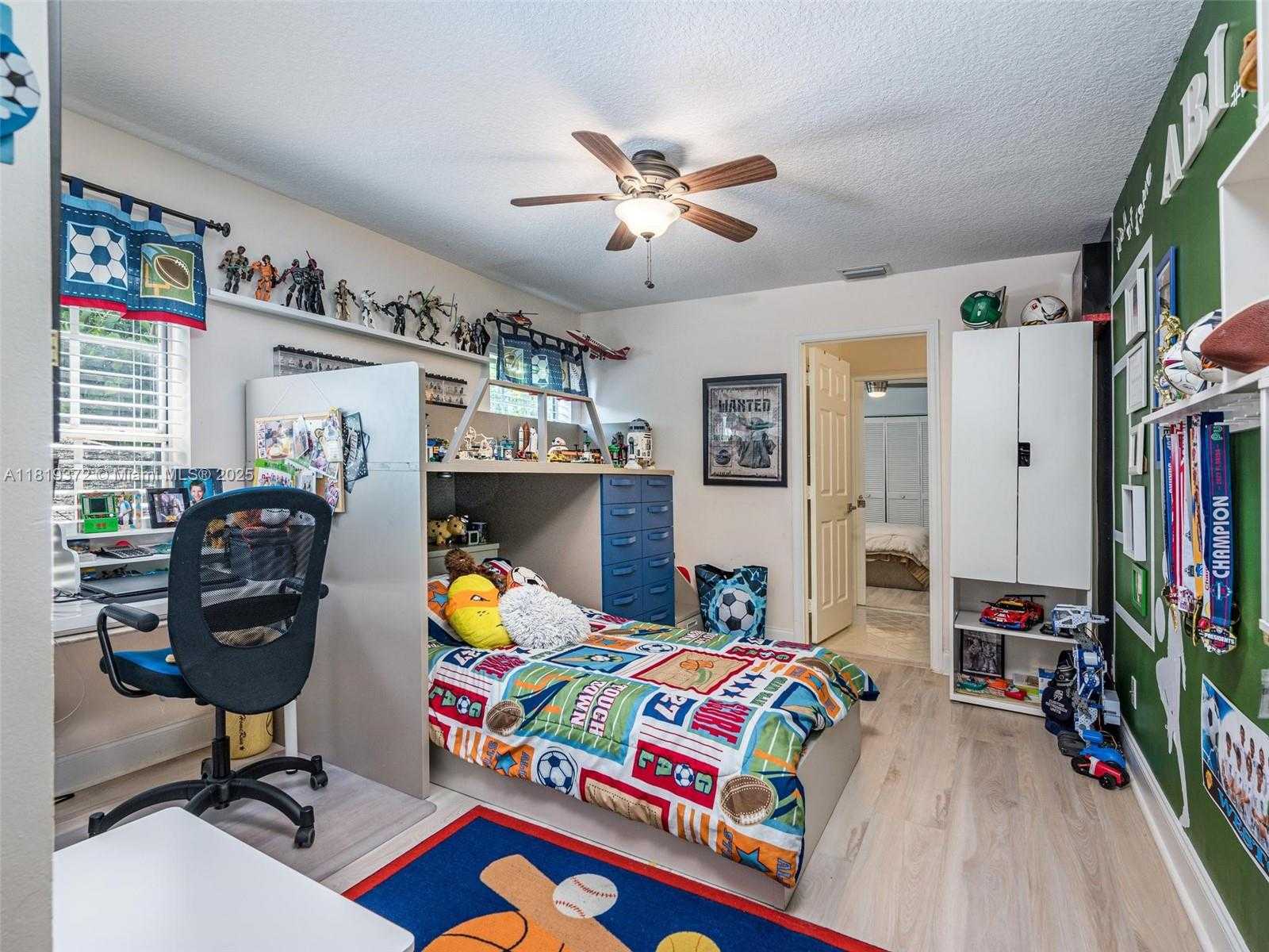 Small Image of 643 LAKE BLVD, Weston Number 20