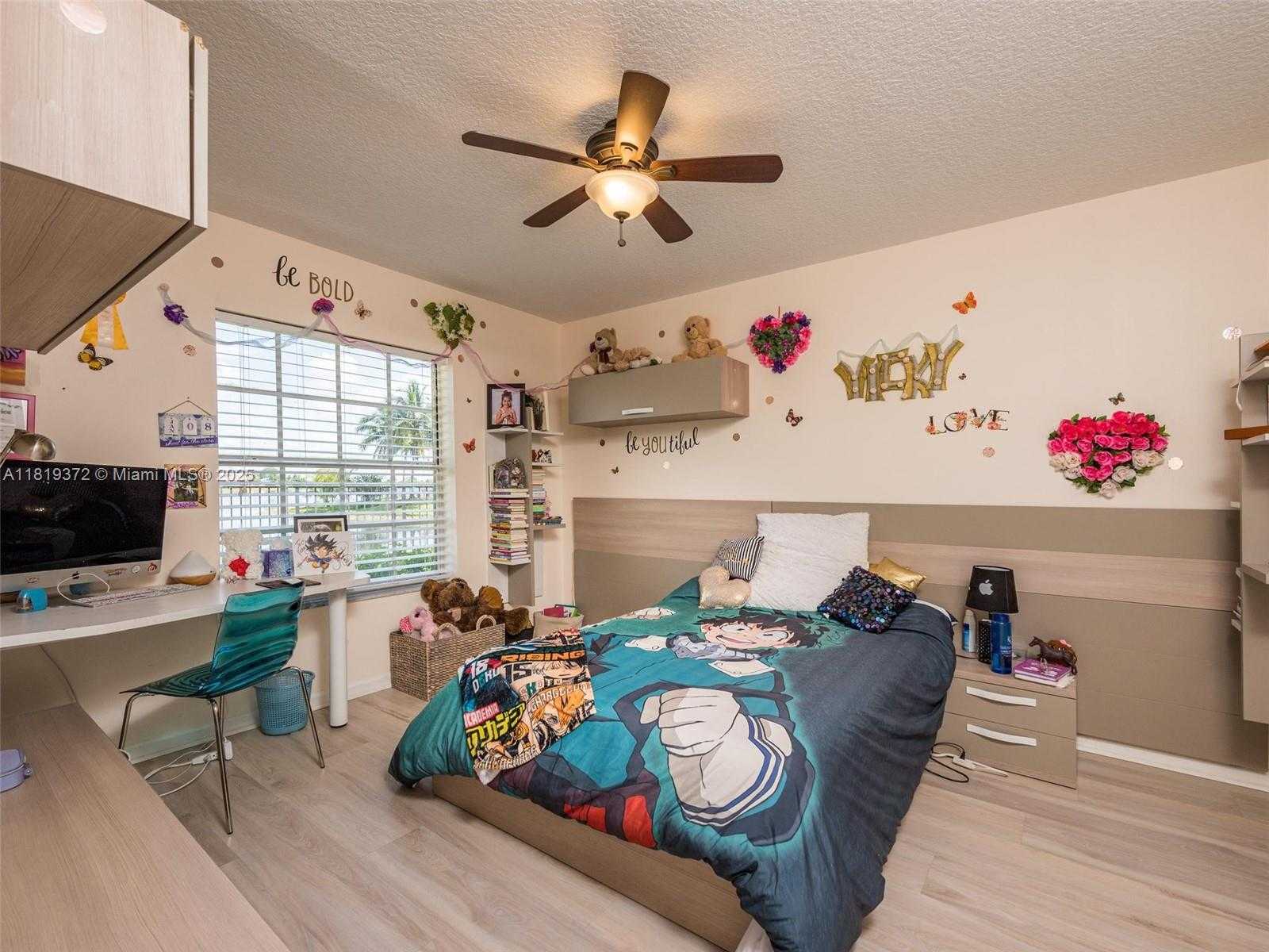 Small Image of 643 LAKE BLVD, Weston Number 24