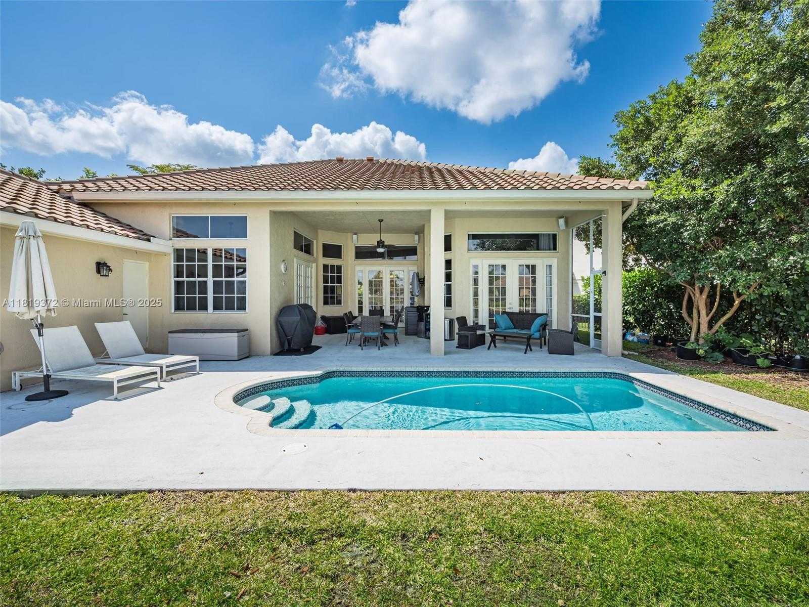 Small Image of 643 LAKE BLVD, Weston Number 29
