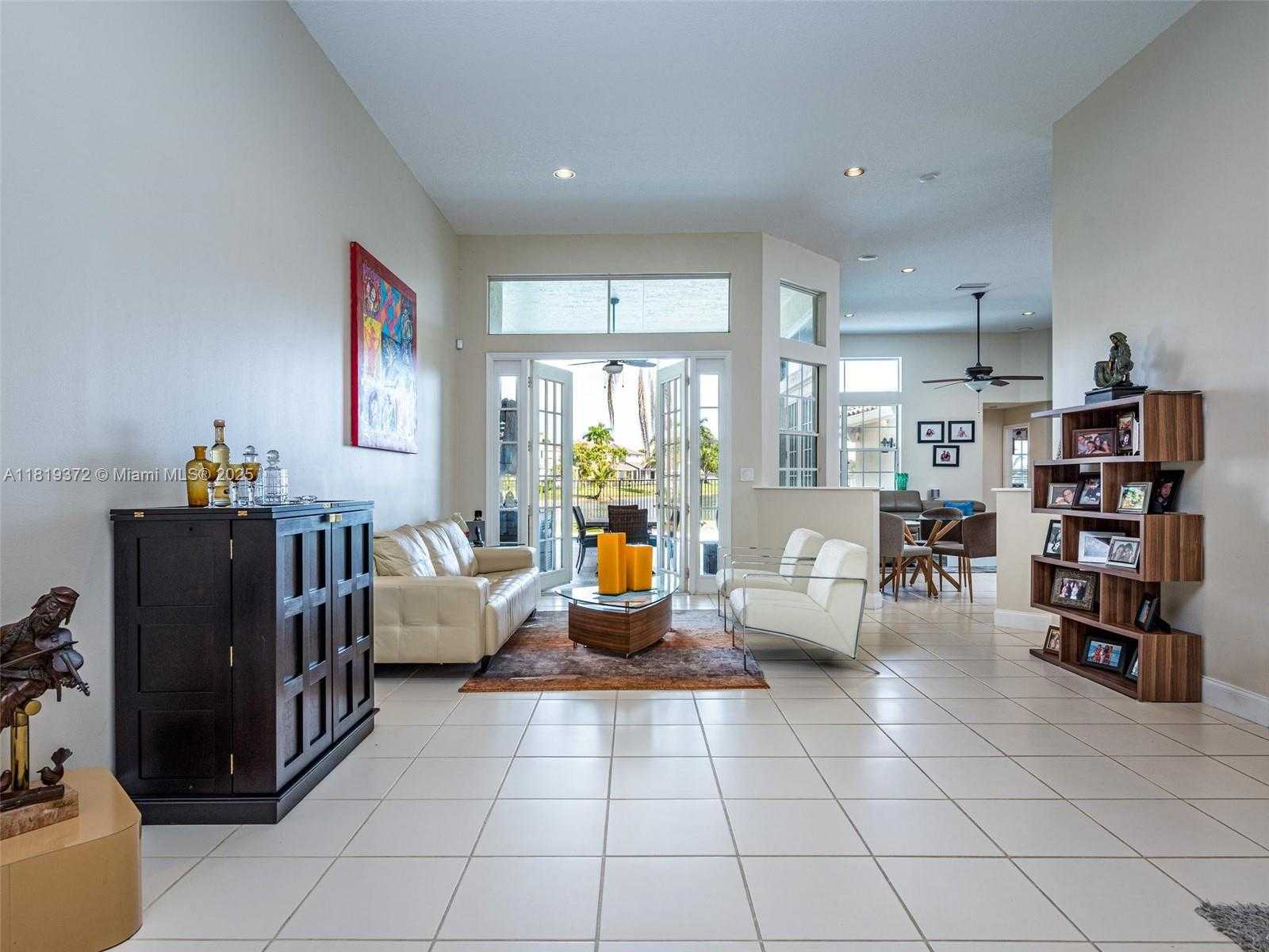 Small Image of 643 LAKE BLVD, Weston Number 6