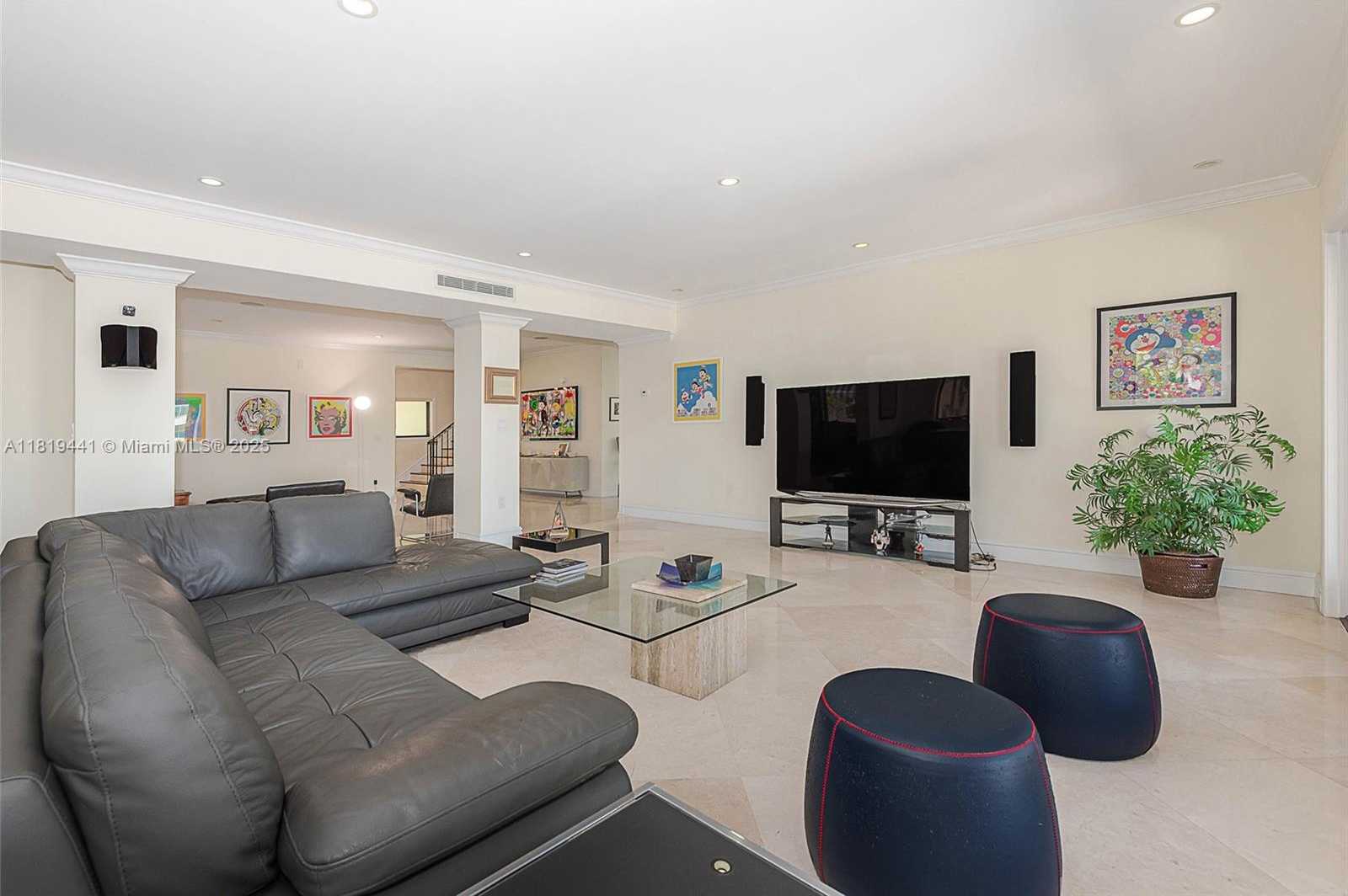 Small Image of 6535 ALLISON RD, Miami Beach Number 15