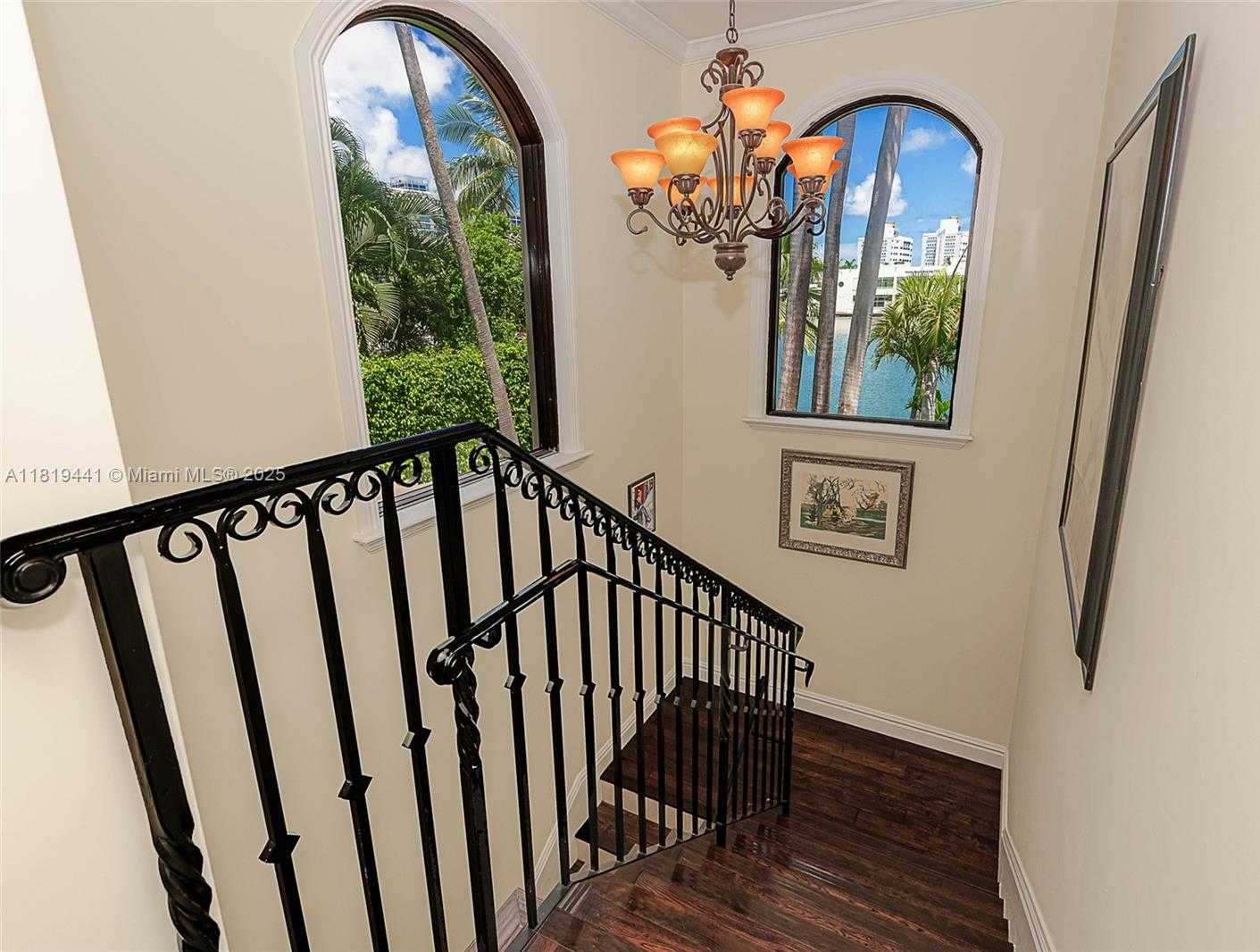 Small Image of 6535 ALLISON RD, Miami Beach Number 18