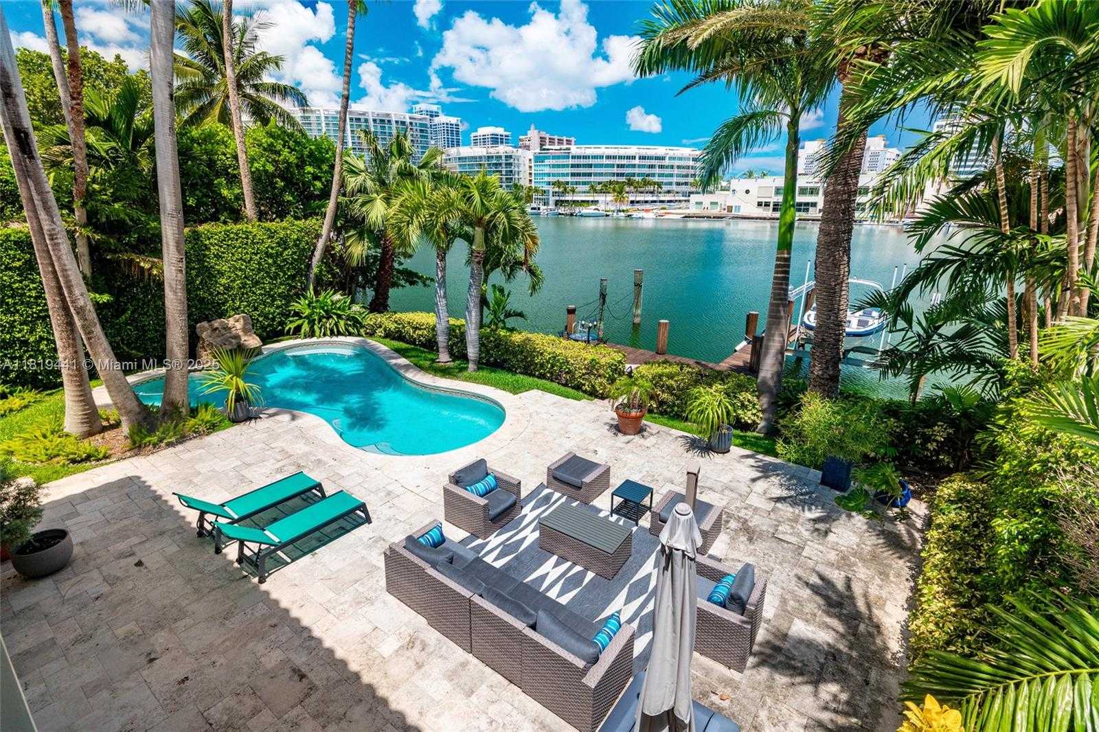Small Image of 6535 ALLISON RD, Miami Beach Number 4