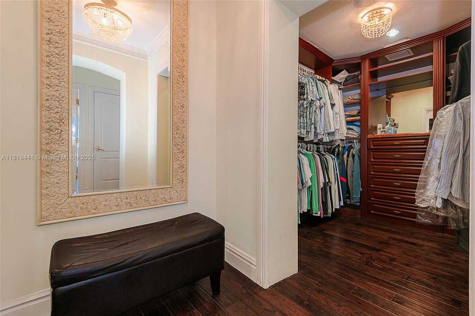 Small Image of 6535 ALLISON RD, Miami Beach Number 41