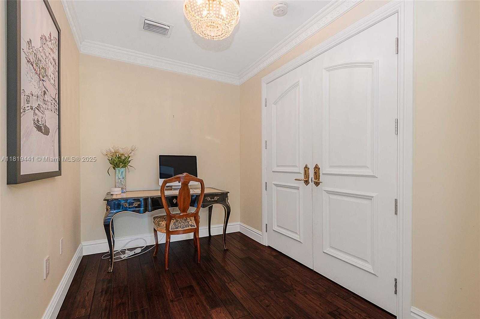 Small Image of 6535 ALLISON RD, Miami Beach Number 44
