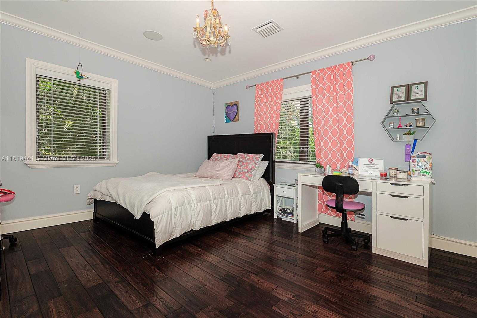 Small Image of 6535 ALLISON RD, Miami Beach Number 45