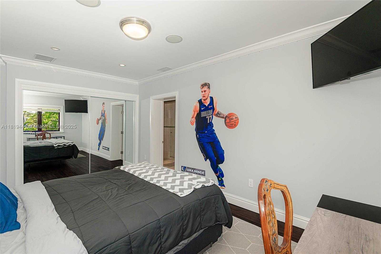 Small Image of 6535 ALLISON RD, Miami Beach Number 48