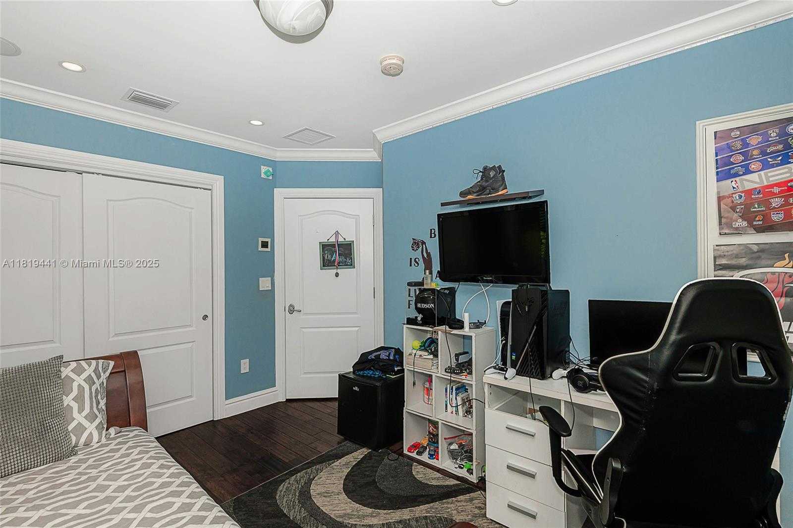 Small Image of 6535 ALLISON RD, Miami Beach Number 52