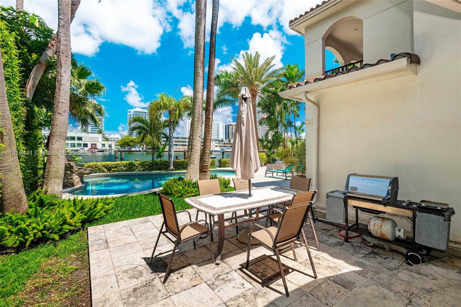Small Image of 6535 ALLISON RD, Miami Beach Number 53