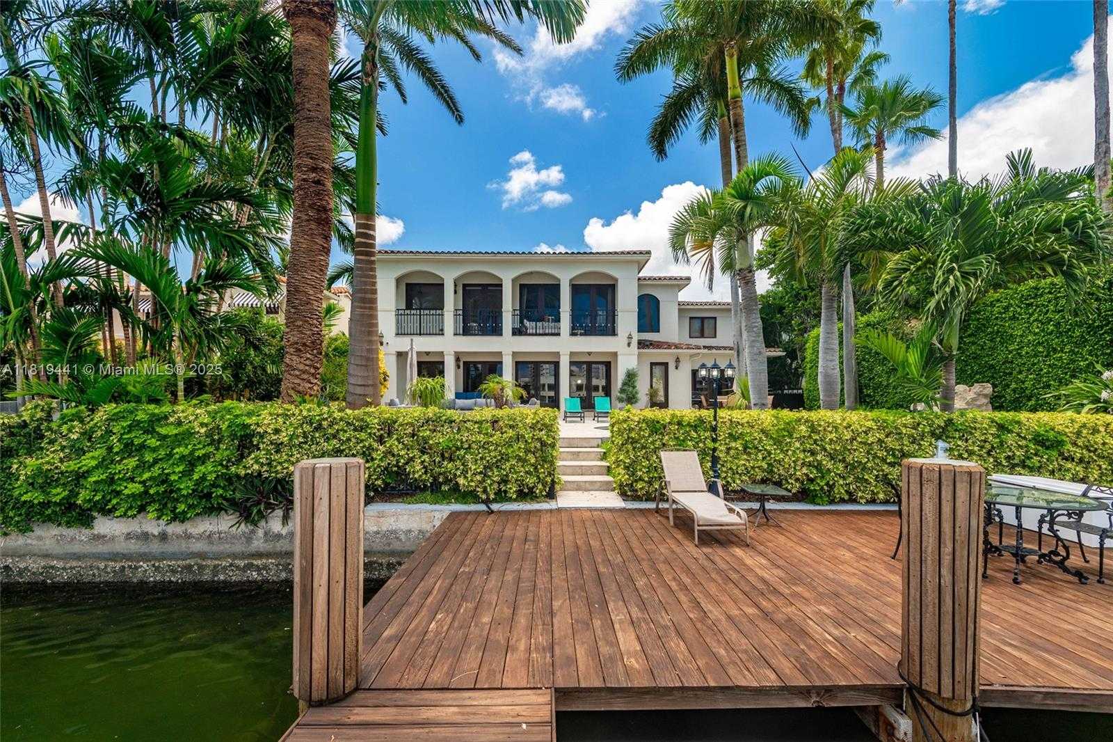 Small Image of 6535 ALLISON RD, Miami Beach Number 64