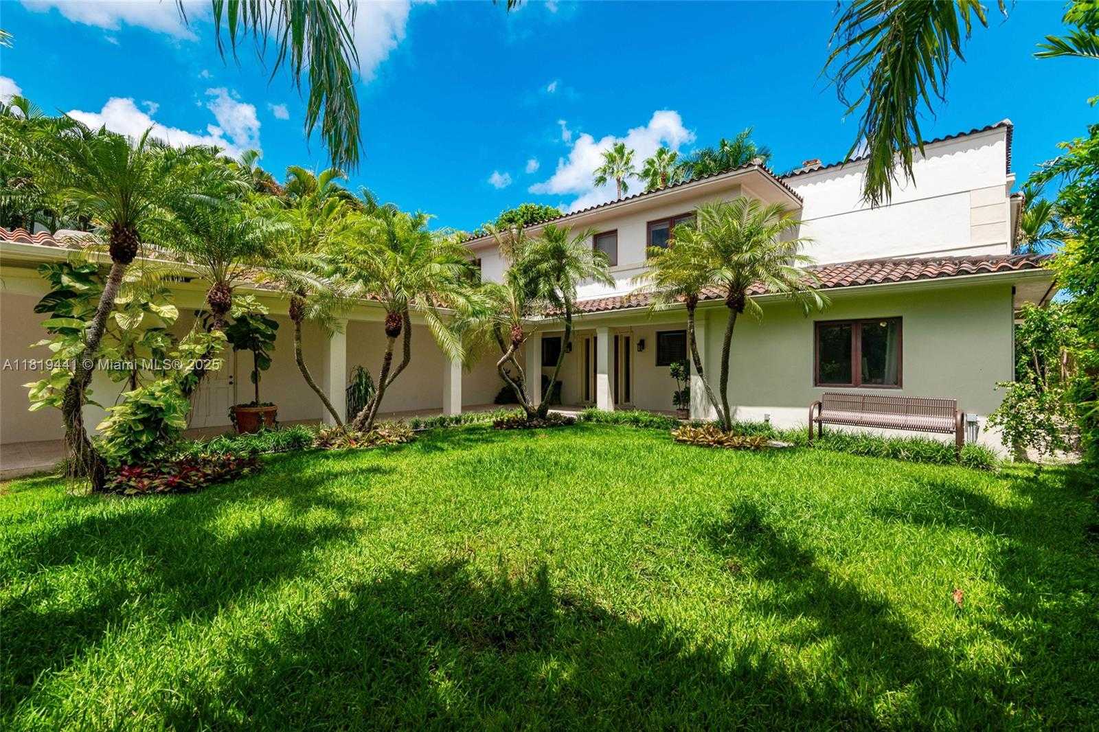 Small Image of 6535 ALLISON RD, Miami Beach Number 65
