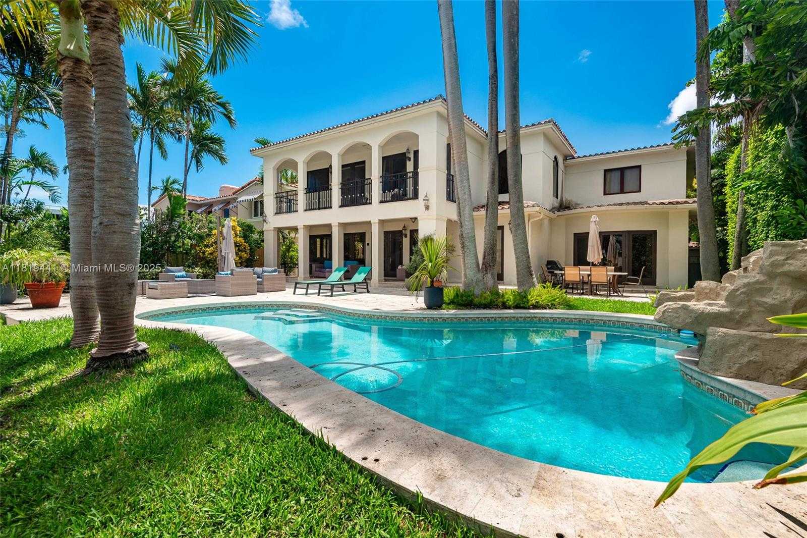 Small Image of 6535 ALLISON RD, Miami Beach Number 7