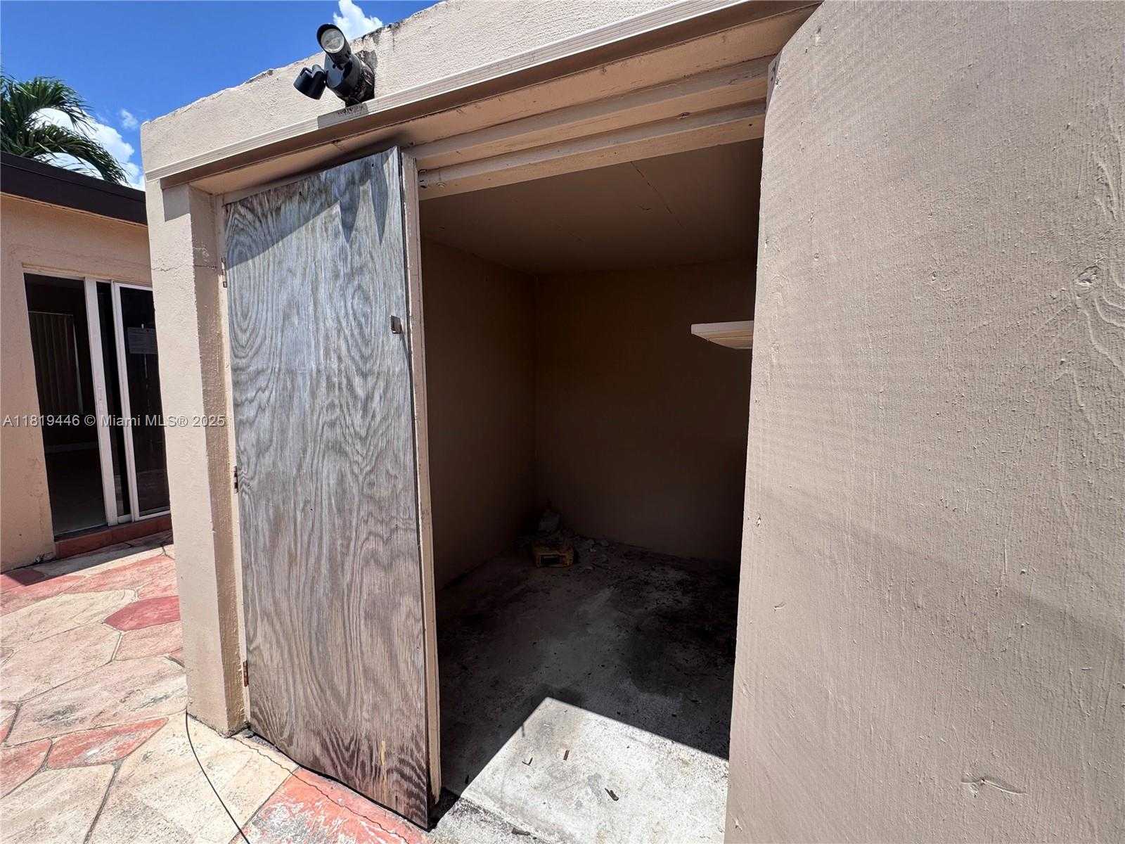Small Image of 7491 FILLMORE ST, Hollywood Number 18