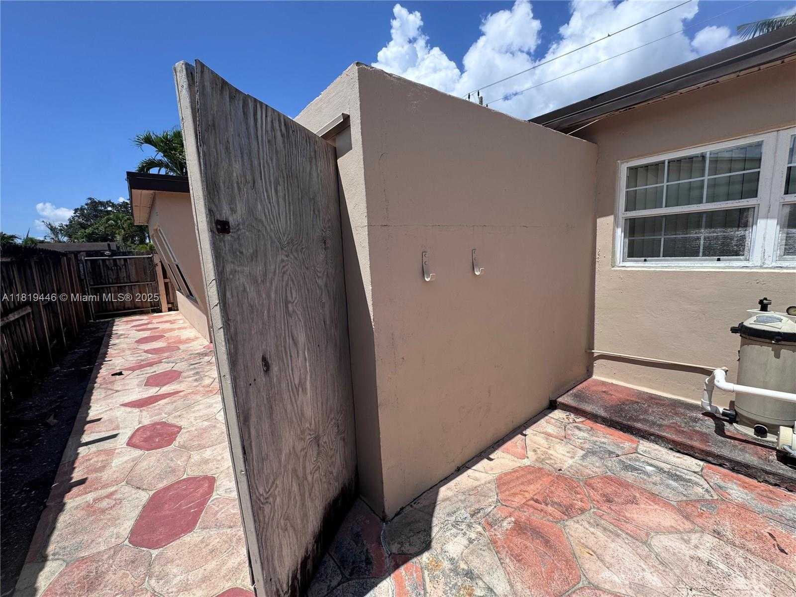 Small Image of 7491 FILLMORE ST, Hollywood Number 19
