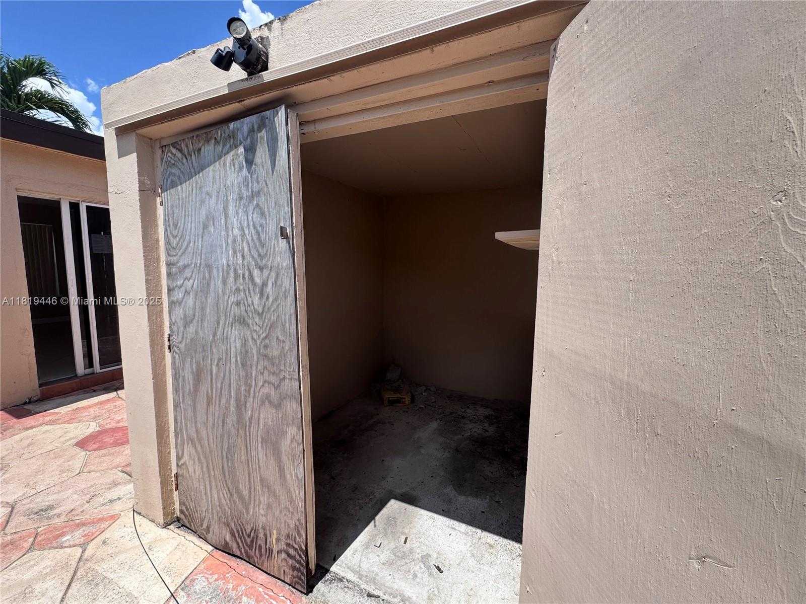 Small Image of 7491 FILLMORE ST, Hollywood Number 40