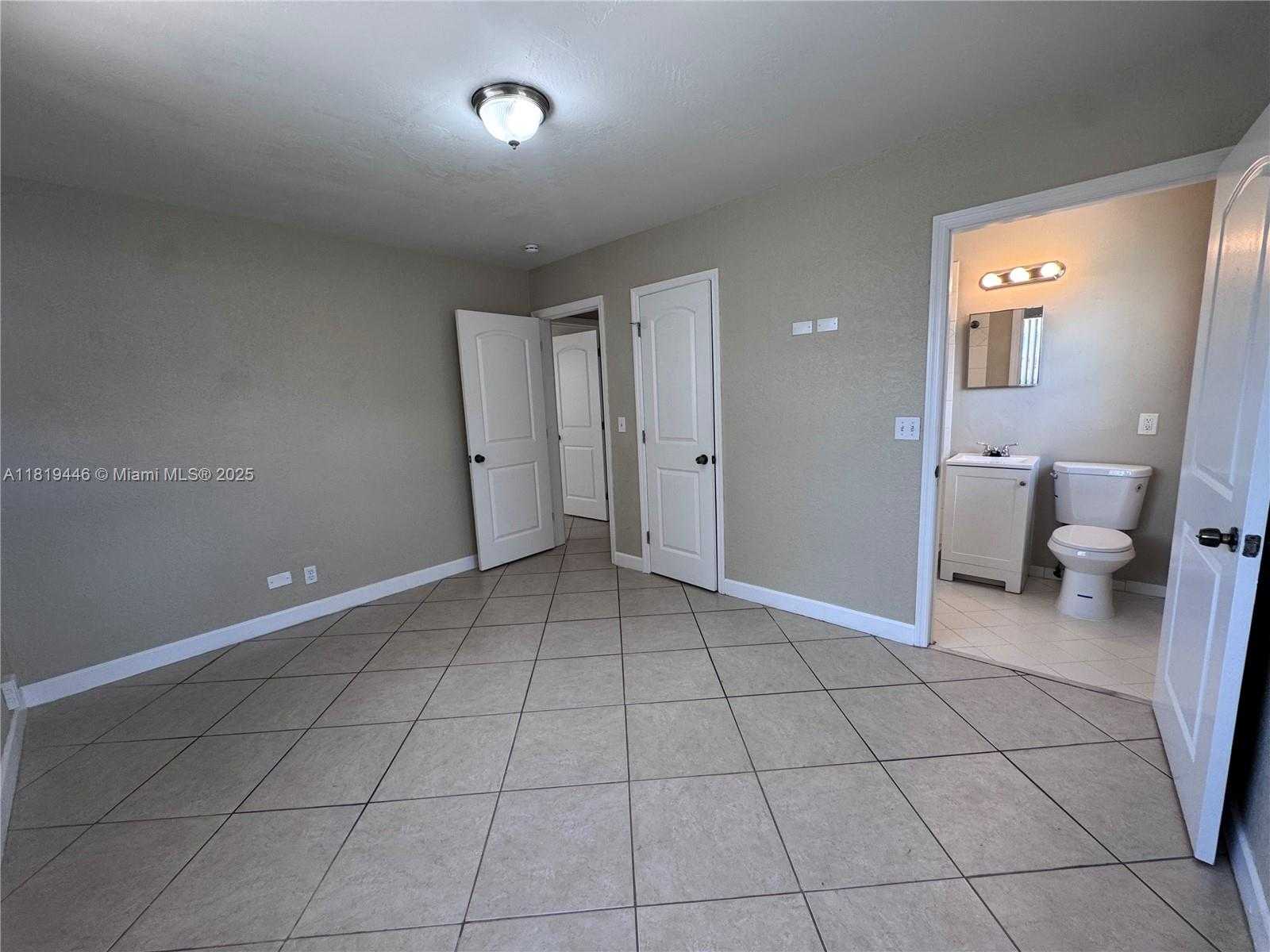 Small Image of 7491 FILLMORE ST, Hollywood Number 43