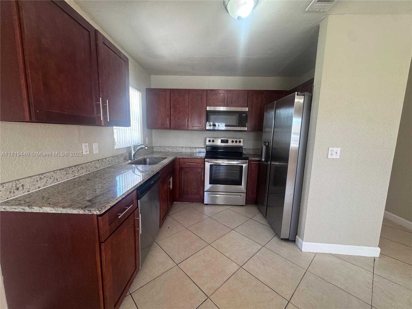 Small Image of 7491 FILLMORE ST, Hollywood Number 54