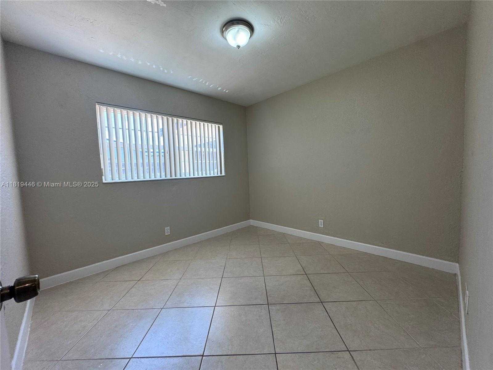 Small Image of 7491 FILLMORE ST, Hollywood Number 9