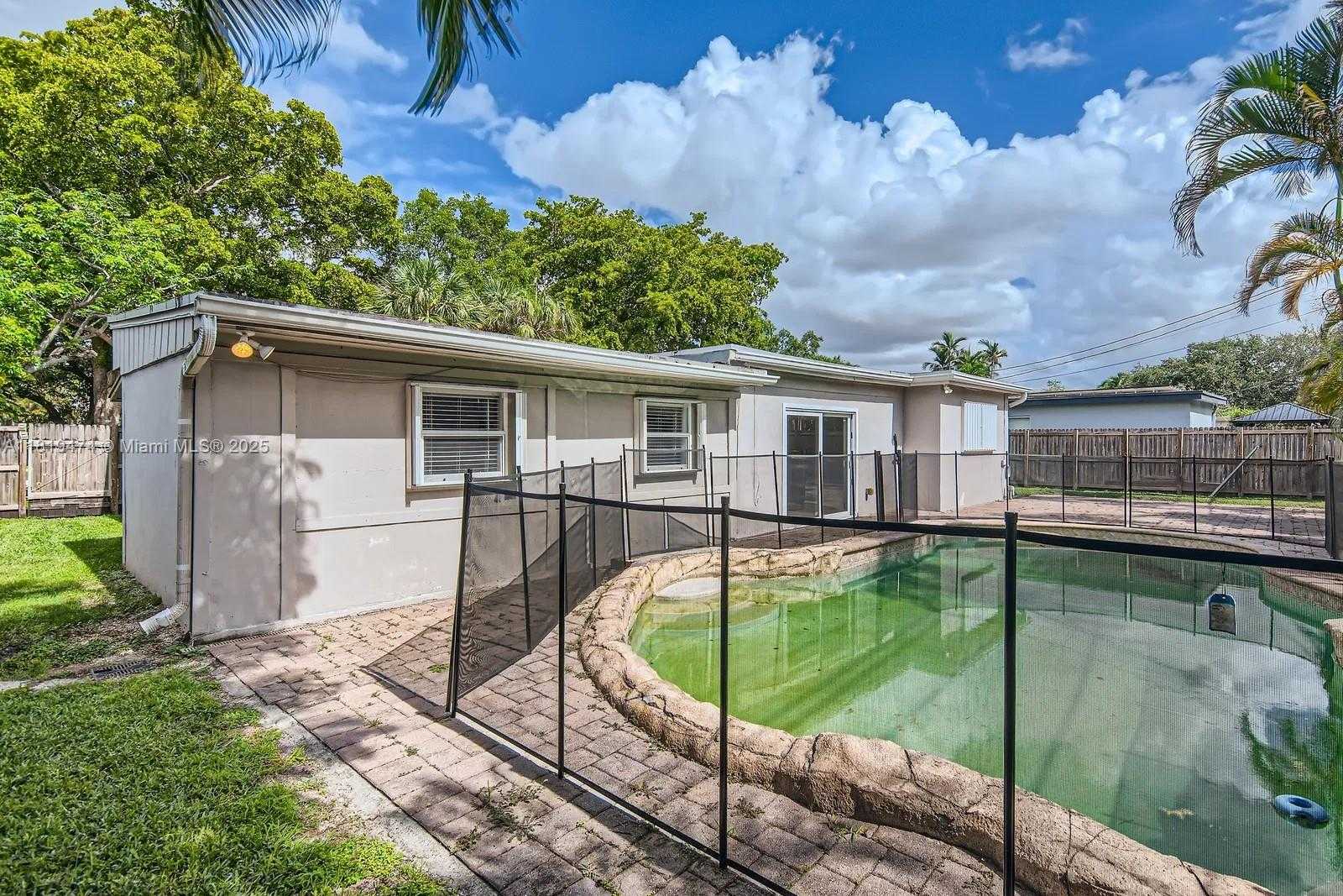 Small Image of 5208 SOUTH WEST 91ST TER, Cooper City Number 26