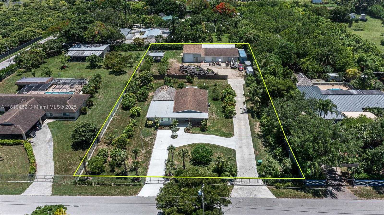 Small Image of 15430 SOUTH WEST 260TH ST, Homestead Number 2