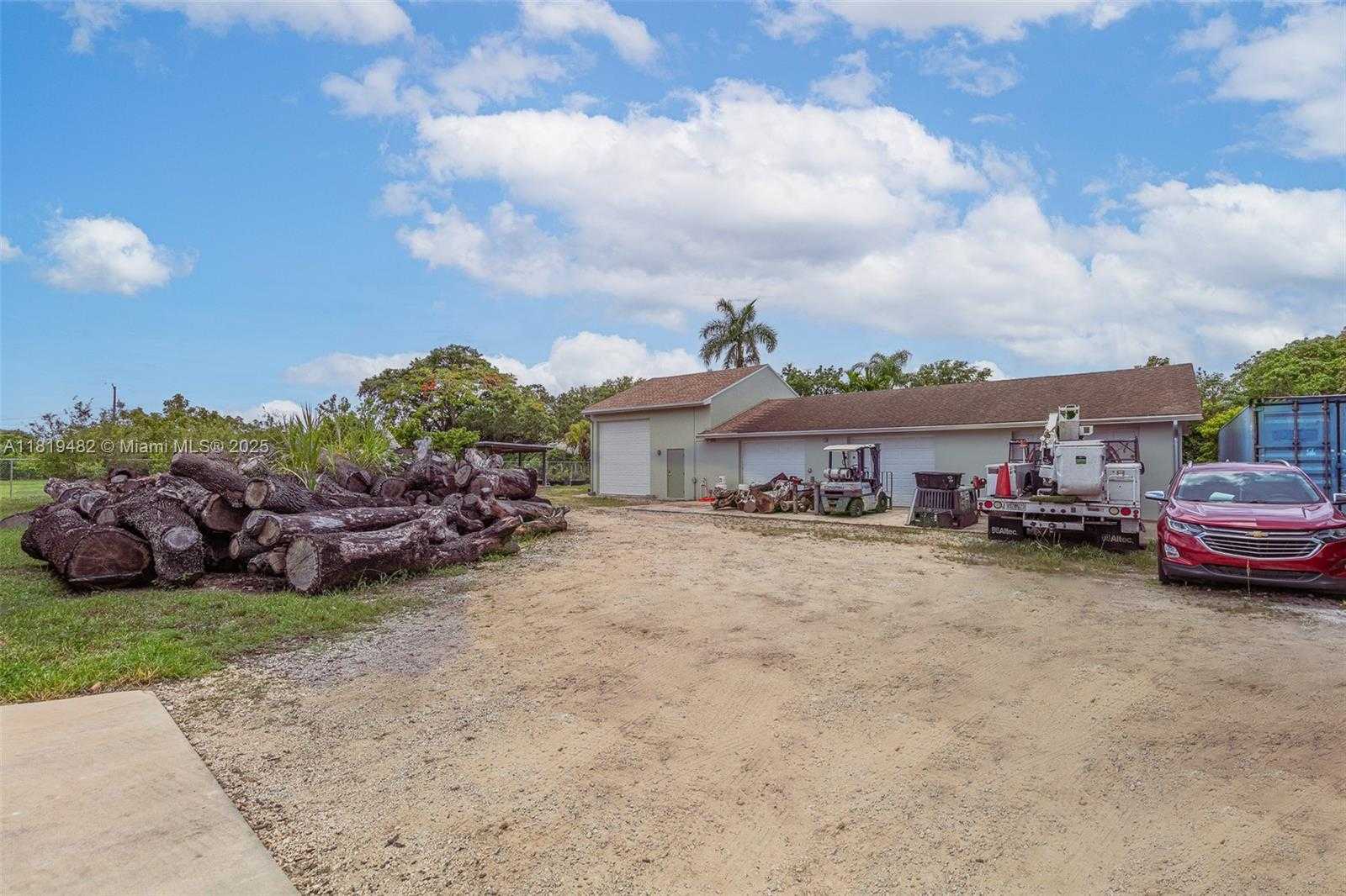 Small Image of 15430 SOUTH WEST 260TH ST, Homestead Number 27