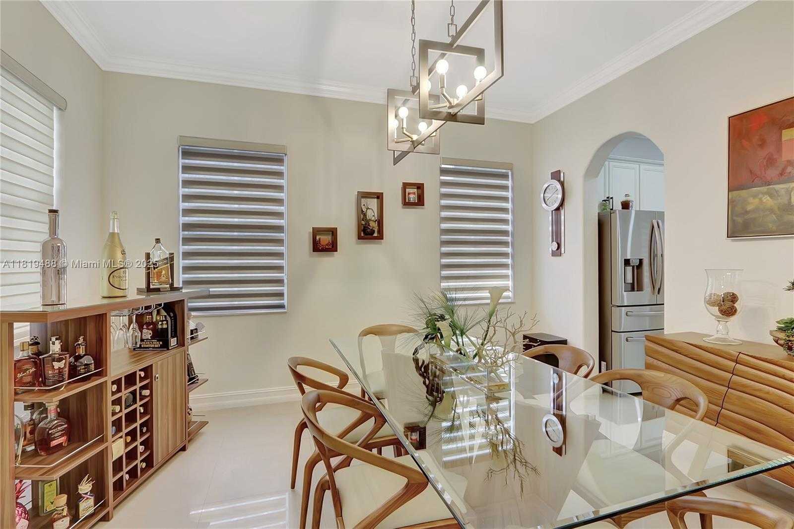 Small Image of 8902 NORTH WEST 178TH LN, Hialeah Number 11